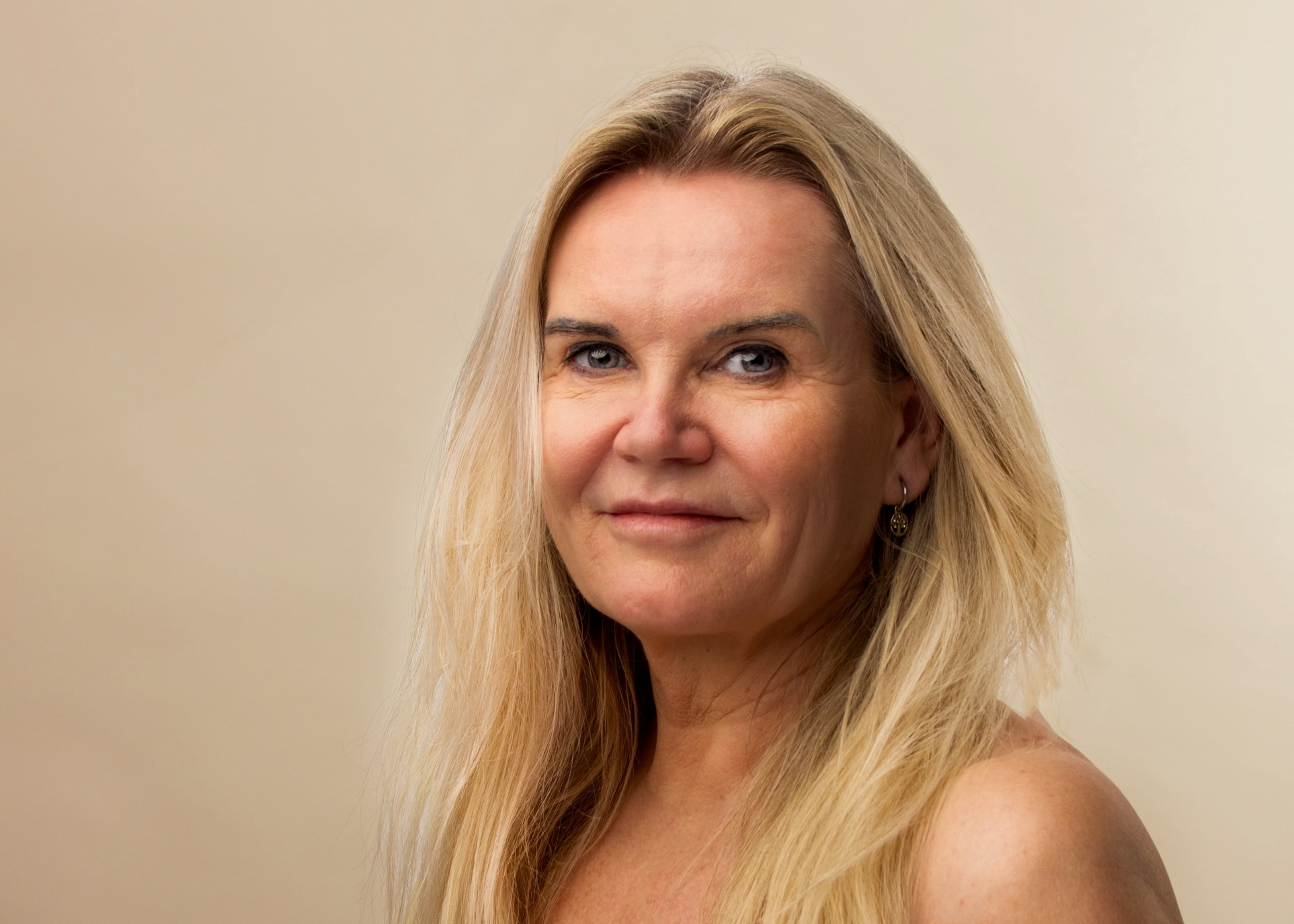 Kunde hos Fyrsterling Clinic på Fyn der får PRF Skinbooster behandling